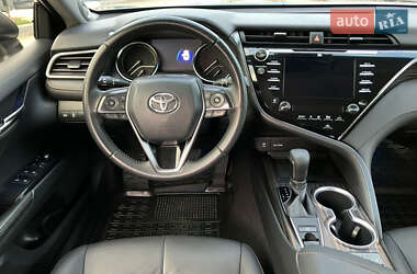 Седан Toyota Camry 2018 в 