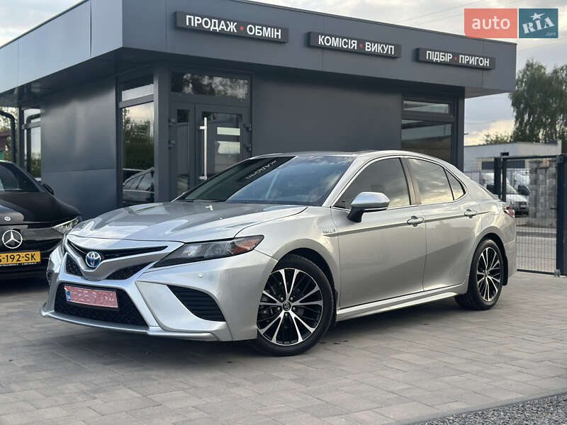 Toyota Camry 2020