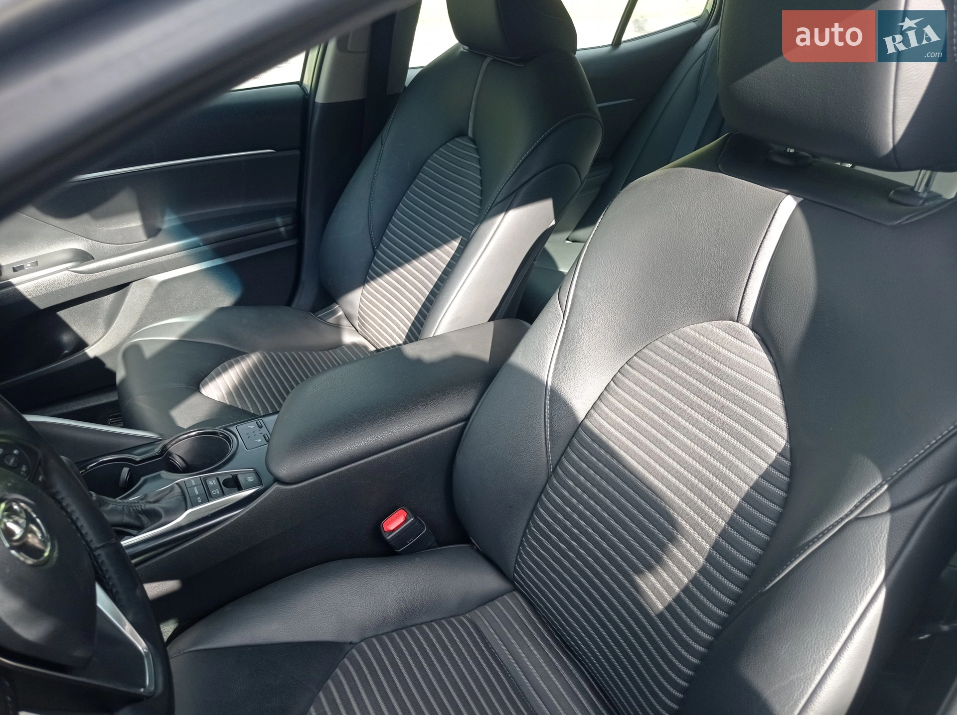 2018 Toyota Camry - мініатюра 24