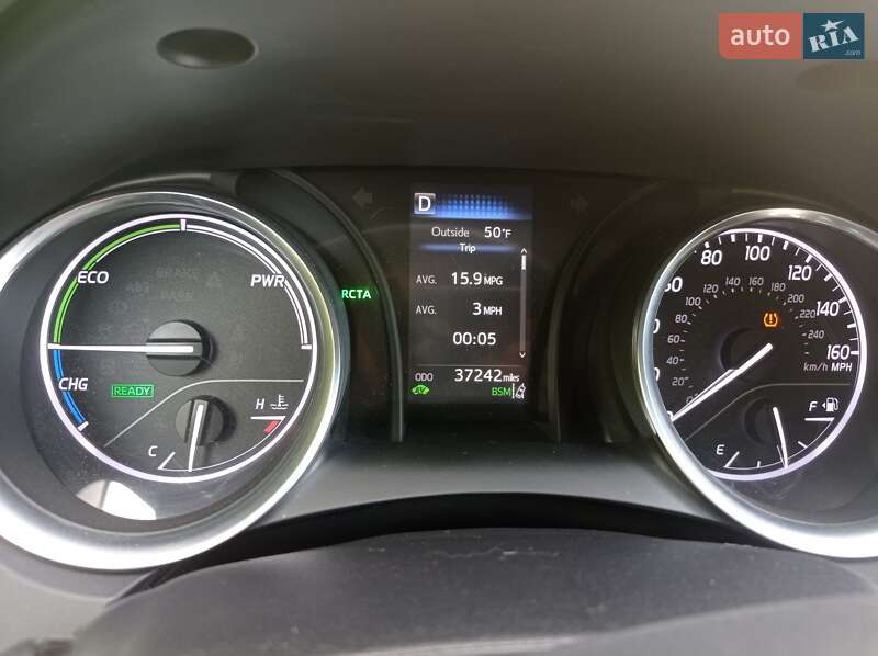 Седан Toyota Camry 2018 в Львове