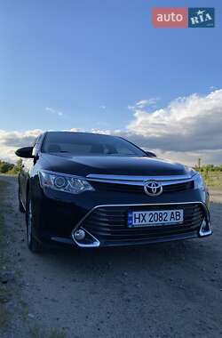 Седан Toyota Camry 2016 в 