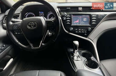 Седан Toyota Camry 2018 в 