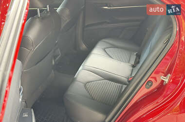 Седан Toyota Camry 2018 в 