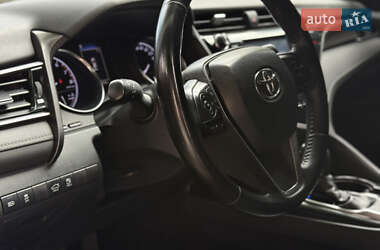 Седан Toyota Camry 2018 в 