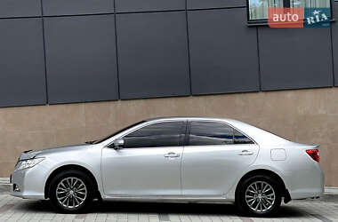 Седан Toyota Camry 2014 в 
