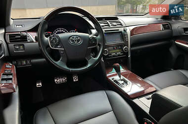 Седан Toyota Camry 2014 в 
