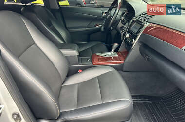Седан Toyota Camry 2014 в 
