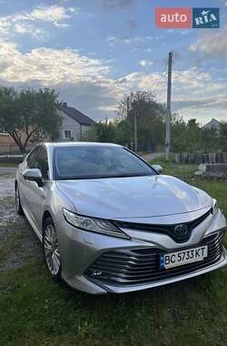 Седан Toyota Camry 2020 в Львове