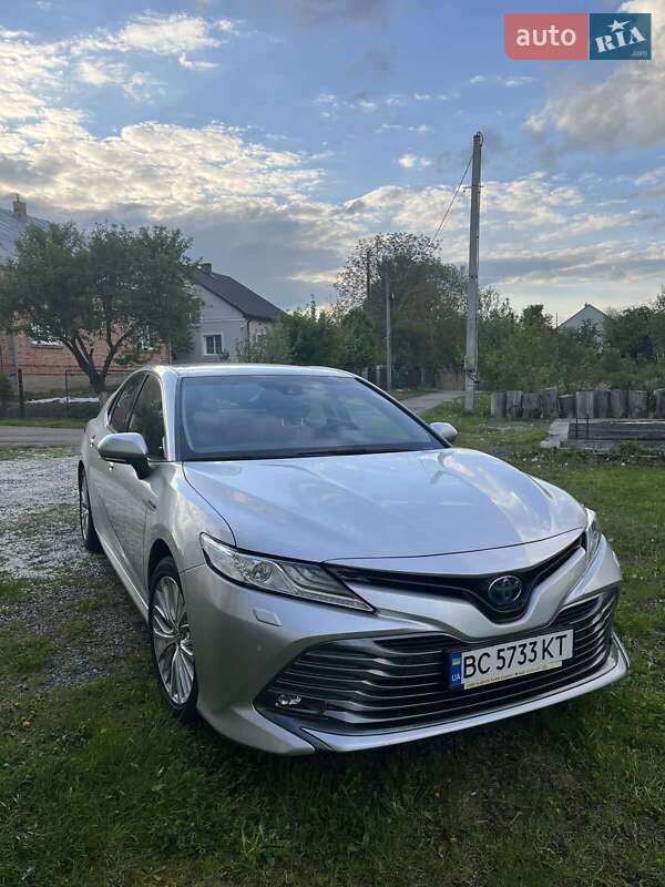 Седан Toyota Camry 2020 в Львове