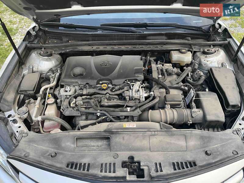 Седан Toyota Camry 2020 в Львове