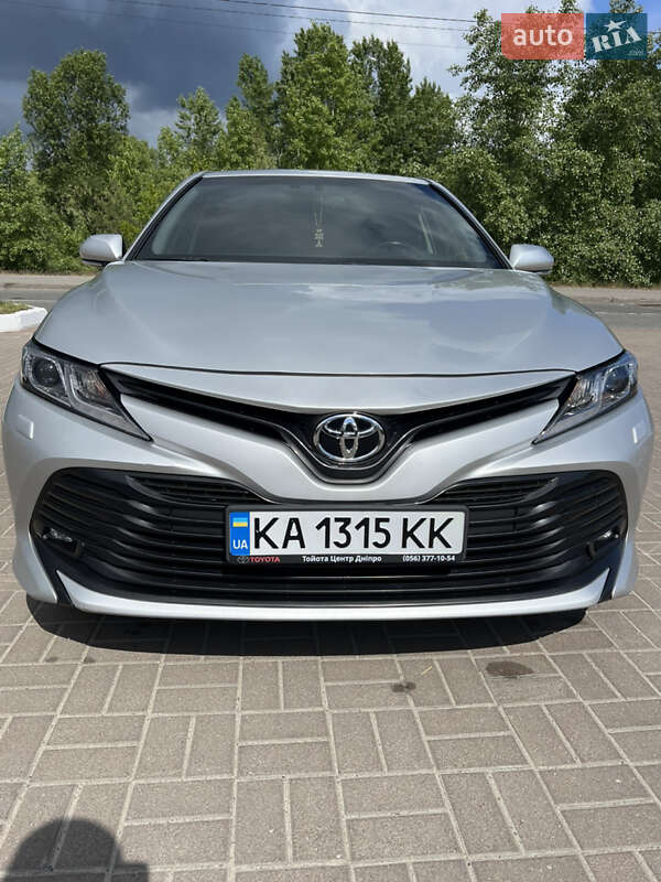 Седан Toyota Camry 2018 в 
