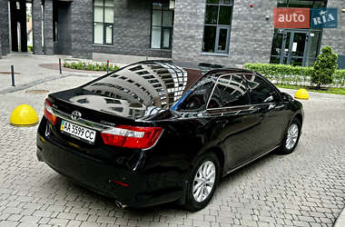 Седан Toyota Camry 2012 в 