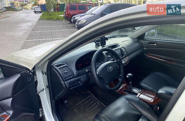 Седан Toyota Camry 2005 в 