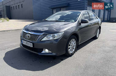 Седан Toyota Camry 2013 в Харькове