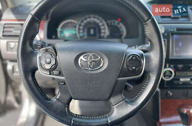 Седан Toyota Camry 2013 в 
