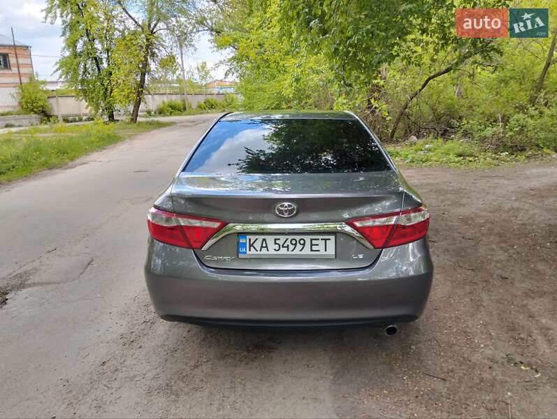 Седан Toyota Camry 2016 в Житомирі