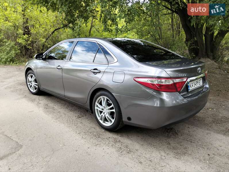 Седан Toyota Camry 2016 в Житомирі