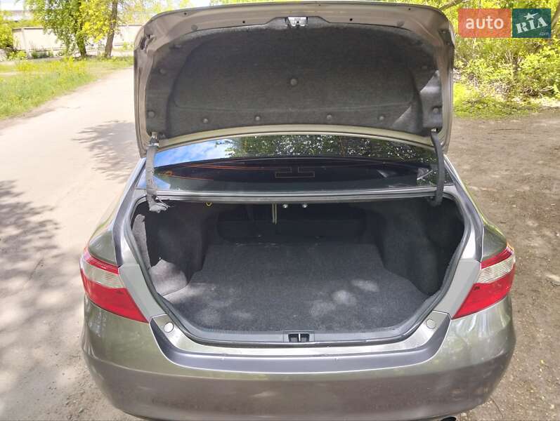 Седан Toyota Camry 2016 в Житомирі
