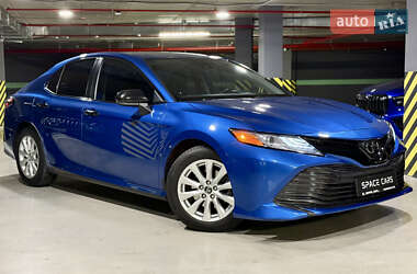 Седан Toyota Camry 2019 в 