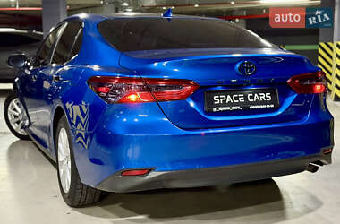 Седан Toyota Camry 2019 в 