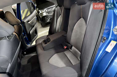 Седан Toyota Camry 2019 в 