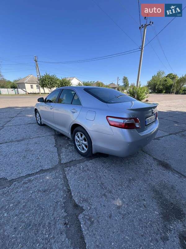 Седан Toyota Camry 2009 в Прилуках