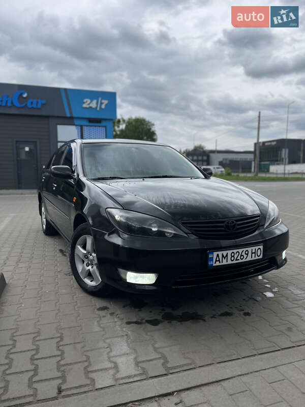 Седан Toyota Camry 2005 в 