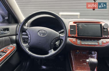 Седан Toyota Camry 2005 в 