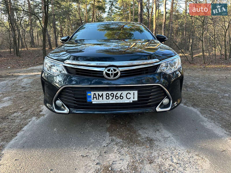 Седан Toyota Camry 2016 в 
