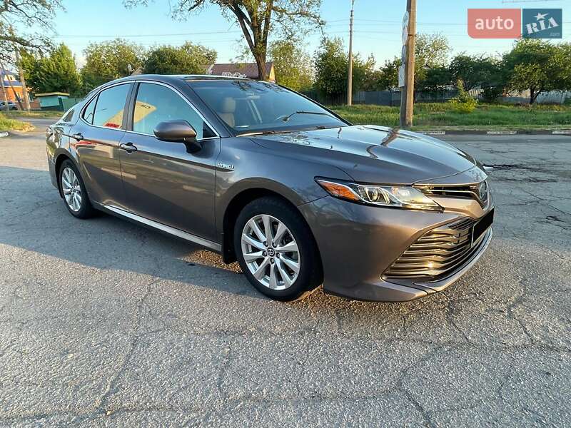 Седан Toyota Camry 2018 в Полтаві
