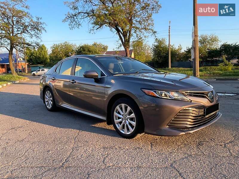 Седан Toyota Camry 2018 в Полтаві