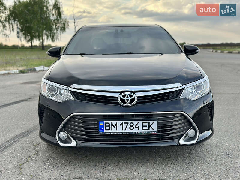 Седан Toyota Camry 2015 в Сумах