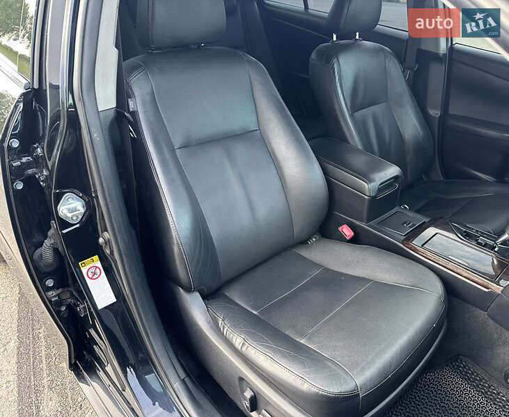 Седан Toyota Camry 2015 в Сумах