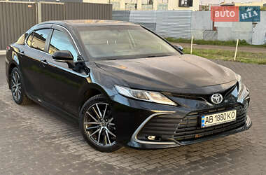 Седан Toyota Camry 2023 в Вінниці