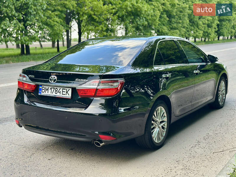 Седан Toyota Camry 2015 в Сумах