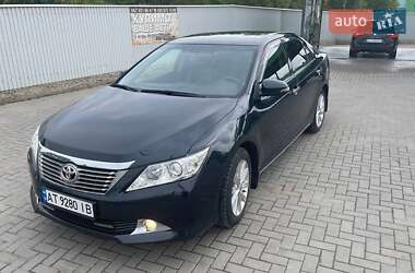 Седан Toyota Camry 2014 в Івано-Франківську