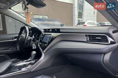 Седан Toyota Camry 2019 в 