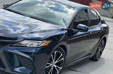 Седан Toyota Camry 2019 в 