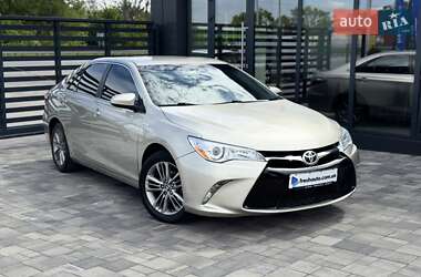 Седан Toyota Camry 2014 в Рівному