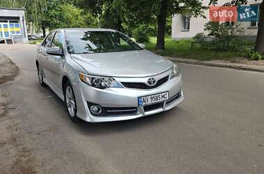 Седан Toyota Camry 2014 в Чернігові