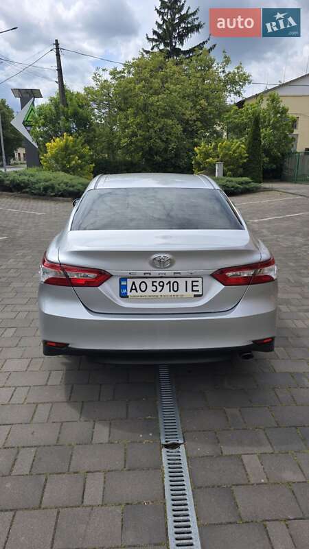 Седан Toyota Camry 2020 в Берегово