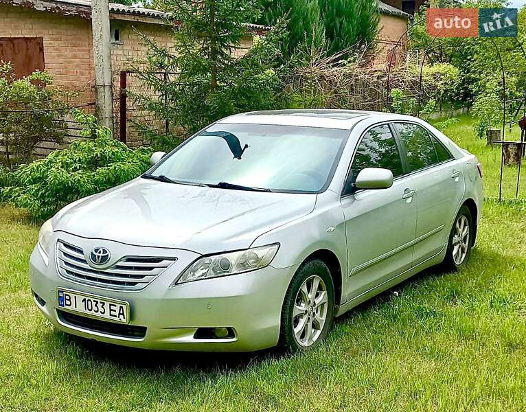 Седан Toyota Camry 2008 в Полтаве