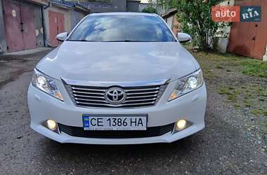 Седан Toyota Camry 2013 в Чернівцях