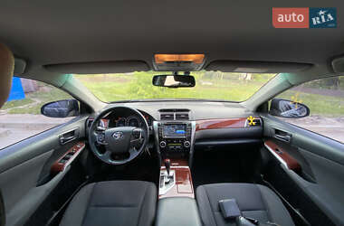 Седан Toyota Camry 2013 в 