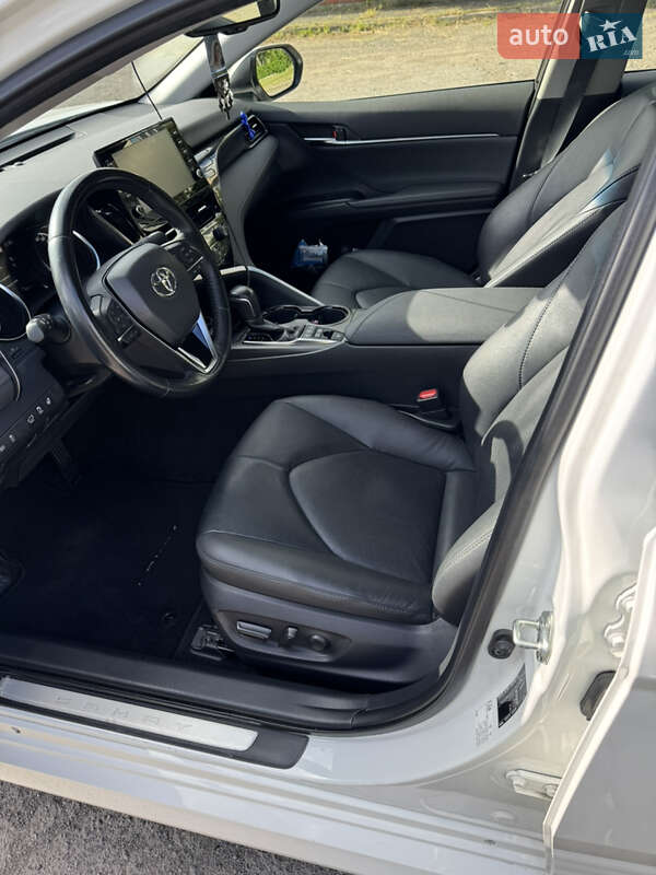 Седан Toyota Camry 2022 в Мукачевому