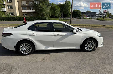 Седан Toyota Camry 2022 в Мукачевому
