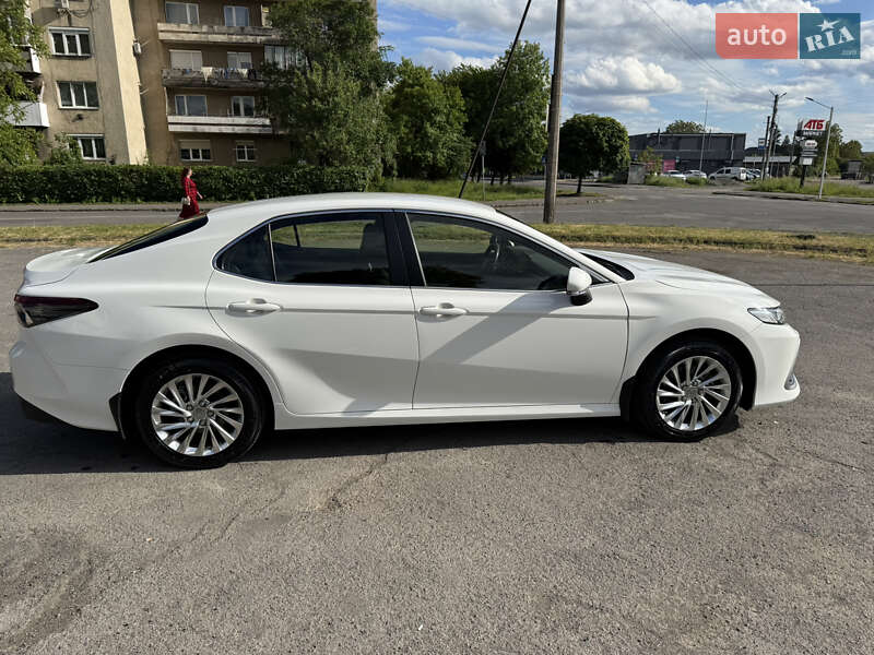 Toyota Camry 2022