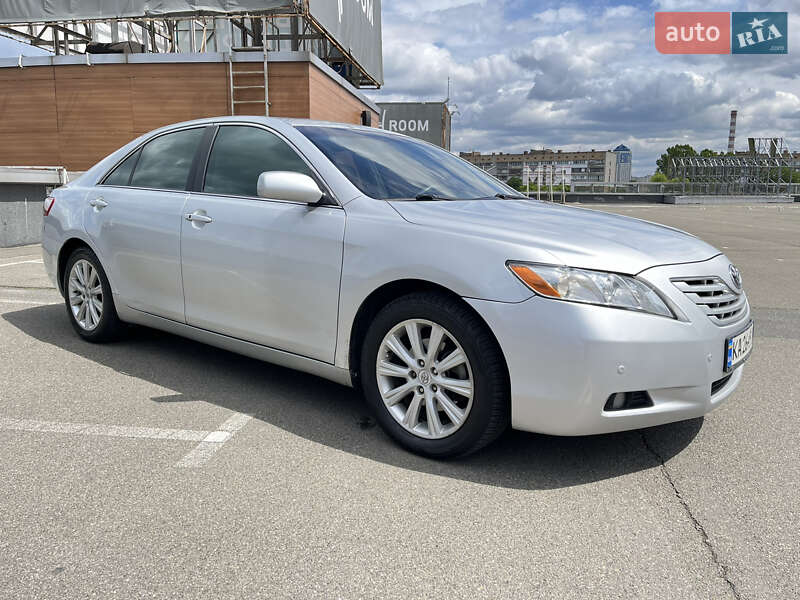 Седан Toyota Camry 2006 в Києві