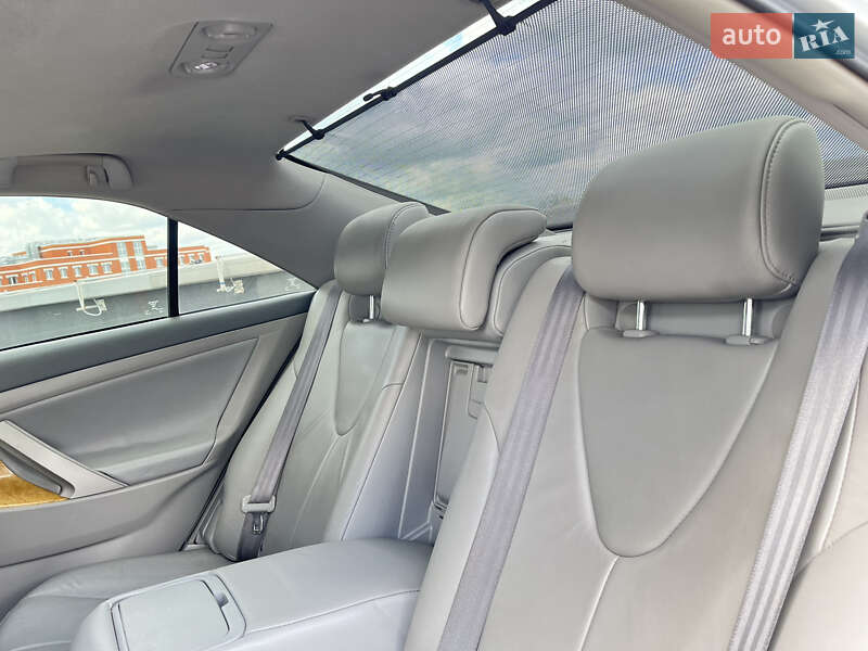 Седан Toyota Camry 2006 в Києві