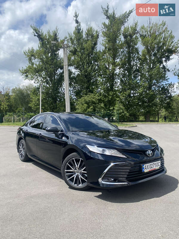 Toyota Camry 2021